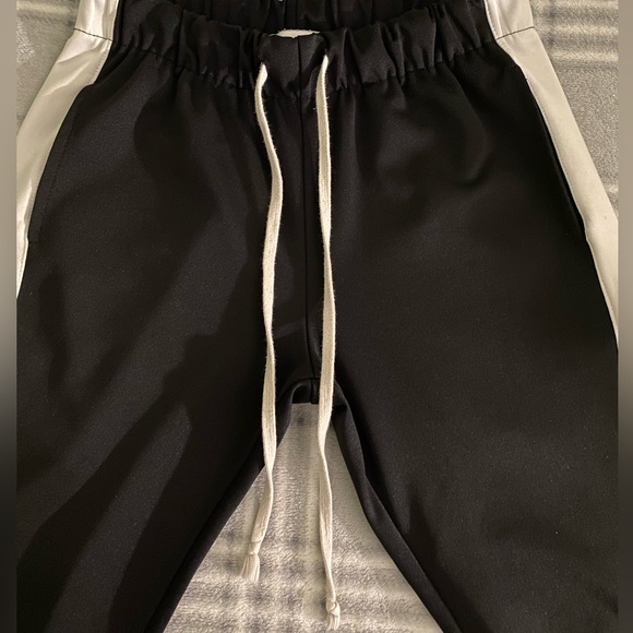 Fashion Nova Black And White Sweatpants/Trackpants Size Medium - Picture 2 of 4